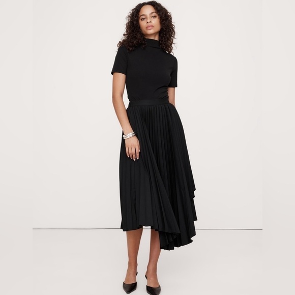 NWT! Banana Republic Black Pleated Asymmetrical Midi Skirt - Multiple Sizes🦩 - Picture 1 of 6